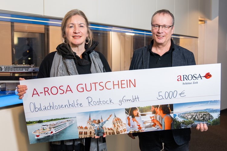 With the help of generous New Year’s Eve guests, A-ROSA supports social projects in Rostock and its surrounding area with 15,000 euros. Photo: A-ROSA River Cruises