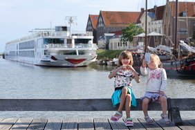 Children up to 15 years old travel for free in all cabin categories (except suites) during the summer holidays of 2024. Photo: A-ROSA Flussschiff GmbH / Tom Kohler