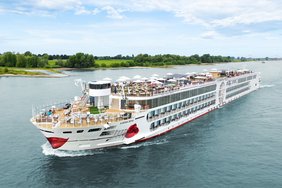 The innovative E-Motion Ship was christened in Düsseldorf a year ago. Photo: A-ROSA Flussschiff GmbH